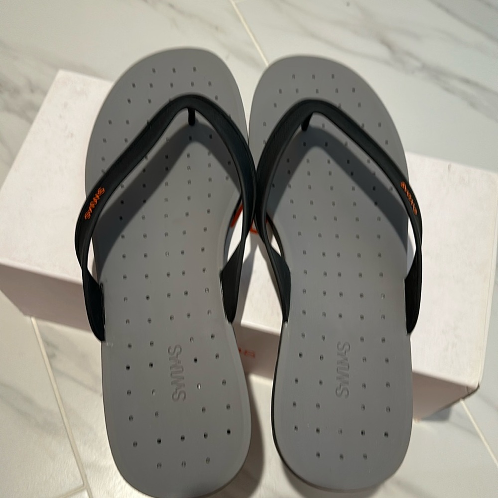 BRAND NEW MENS SWIMS FLIP FLOOPS